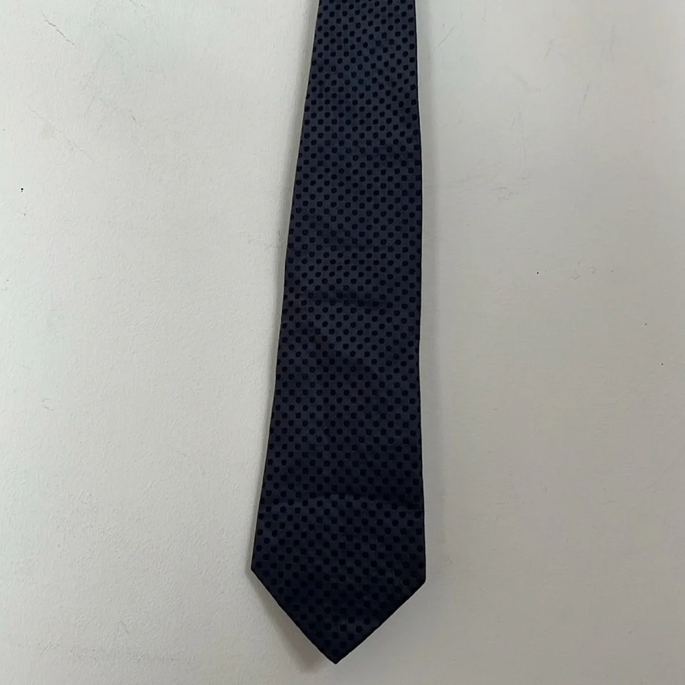 🌞 Banana Republic gray Tie w/black polka dots Made in Italy men one size